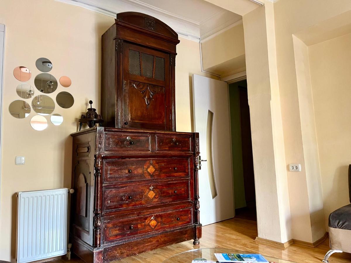 Apartment In Old Tbilisi Orbeliani Square المظهر الخارجي الصورة